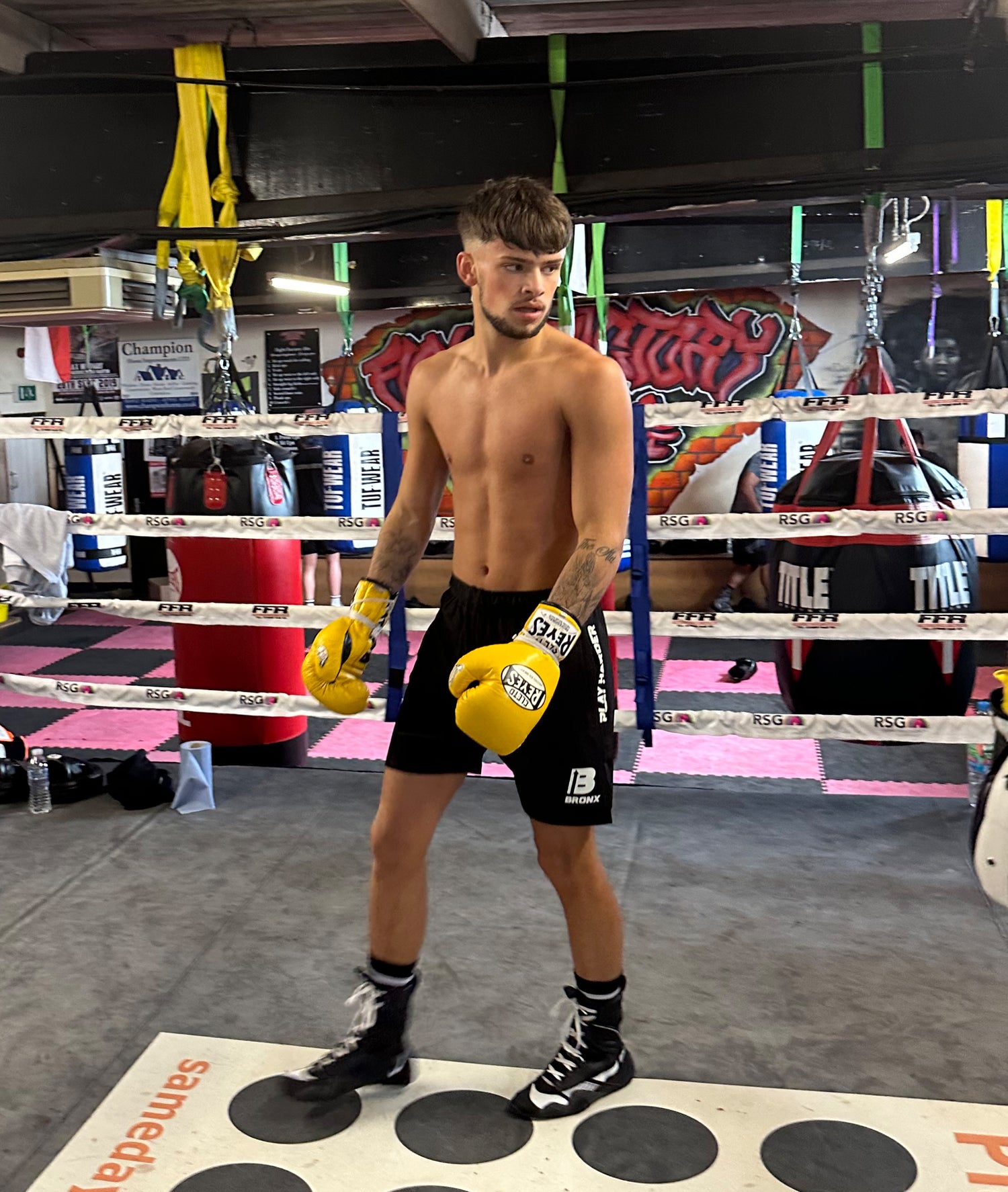 Bronx Sportswear athlete wearing reflective training shorts